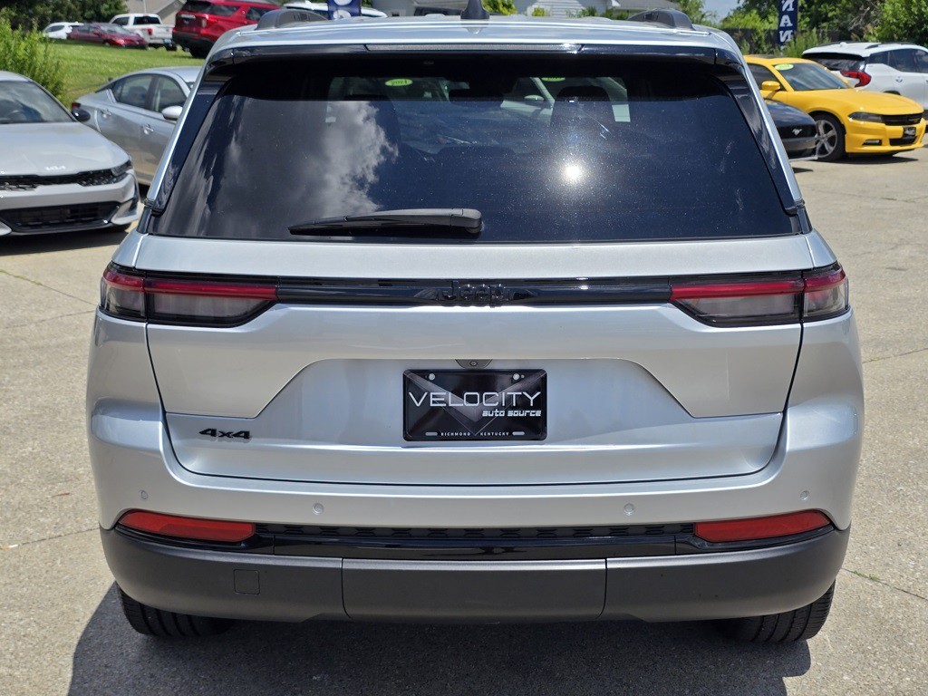 2022 Jeep Grand Cherokee Image 10