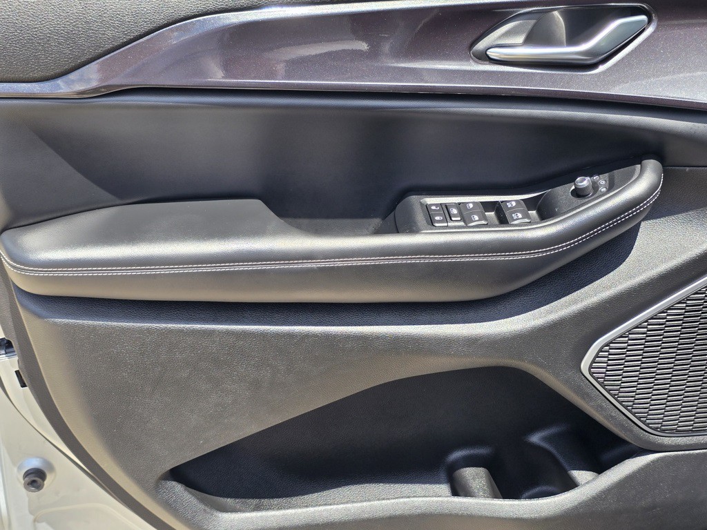 2022 Jeep Grand Cherokee Image 12
