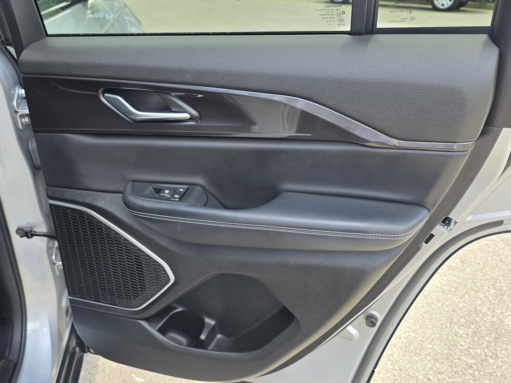 2022 Jeep Grand Cherokee Image 37