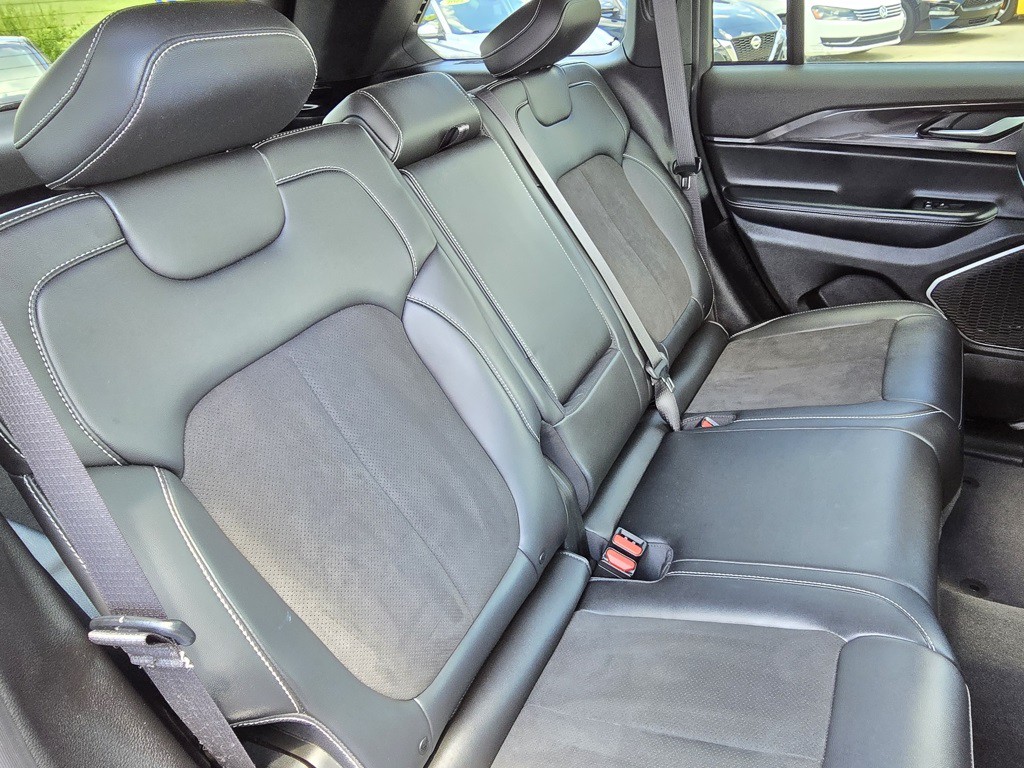 2022 Jeep Grand Cherokee Image 39