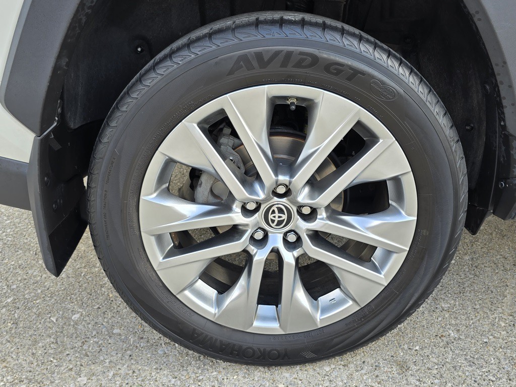 2019 Toyota Rav4 Image 13