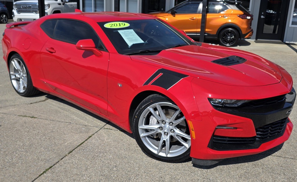2019 Chevrolet Camaro Image 2