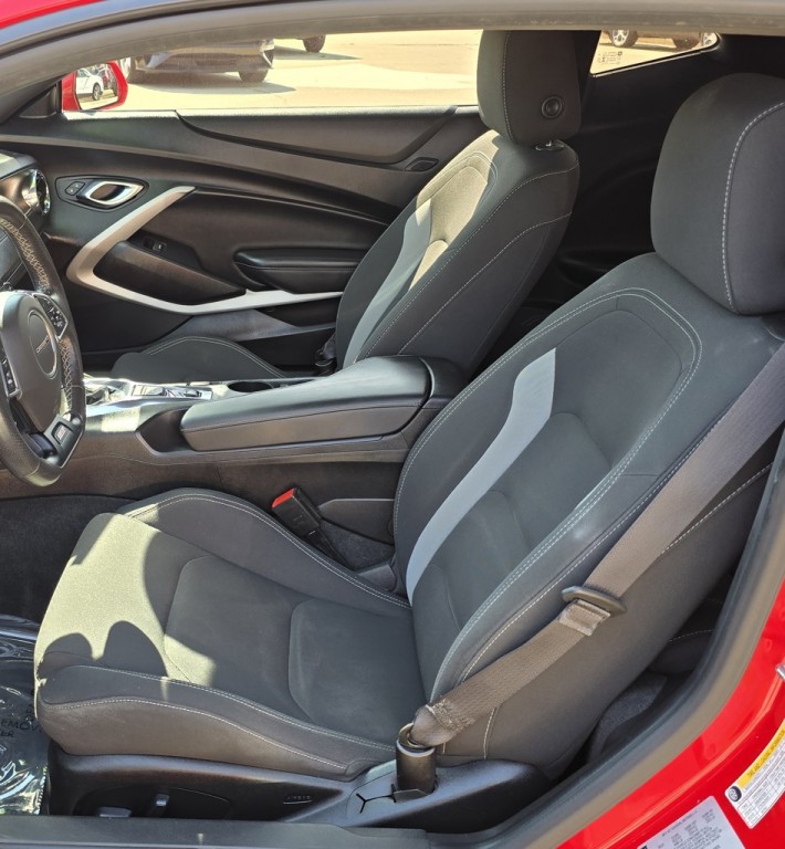 2019 Chevrolet Camaro Image 17