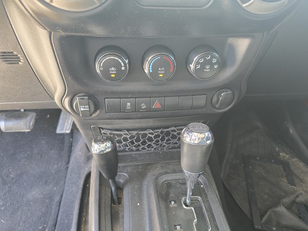 2014 Jeep Wrangler Image 10