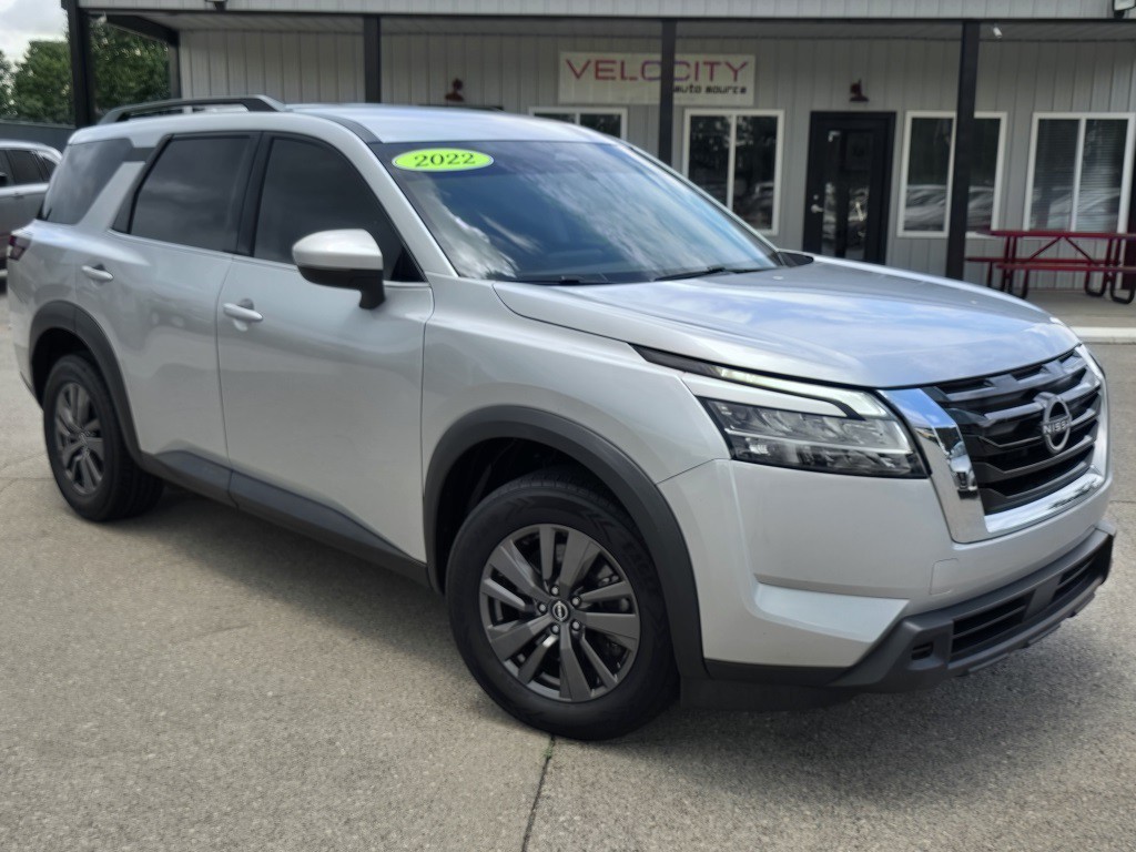 2022 Nissan Pathfinder Image 2