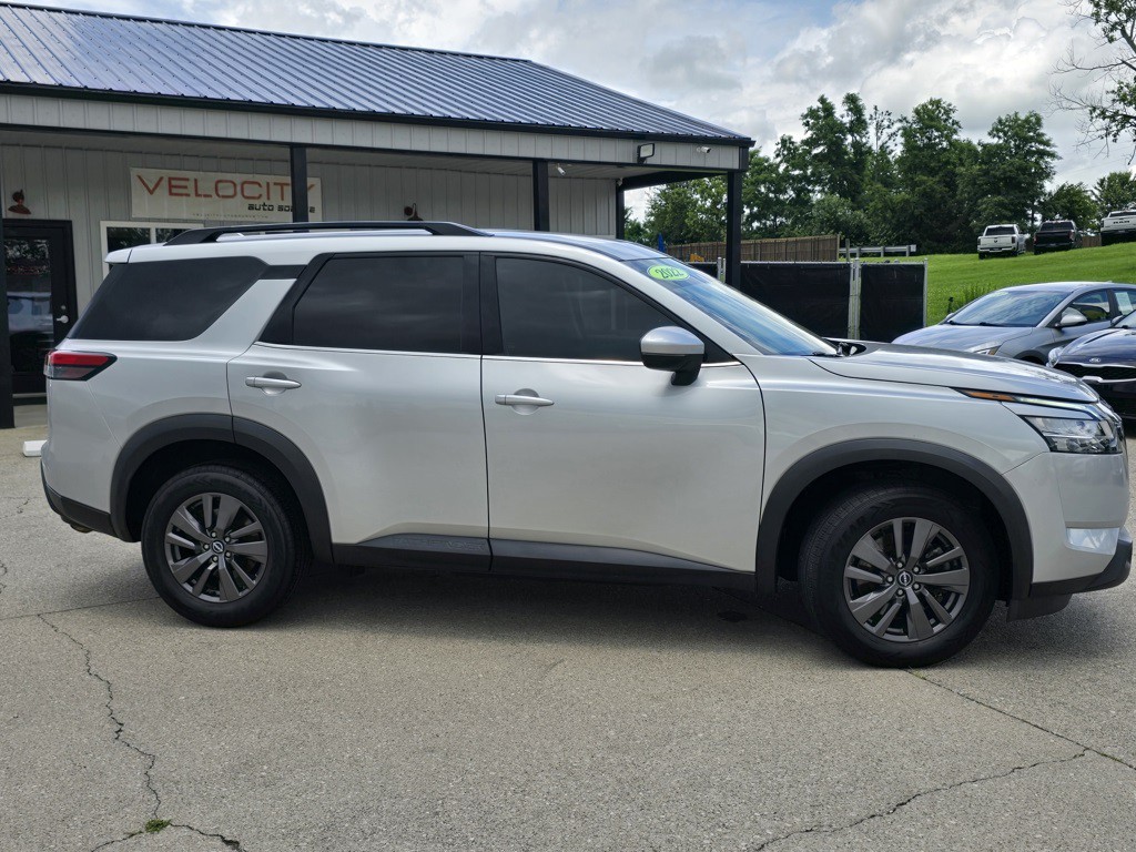 2022 Nissan Pathfinder Image 4