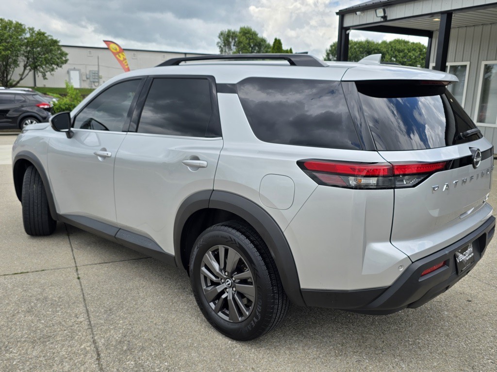2022 Nissan Pathfinder Image 7