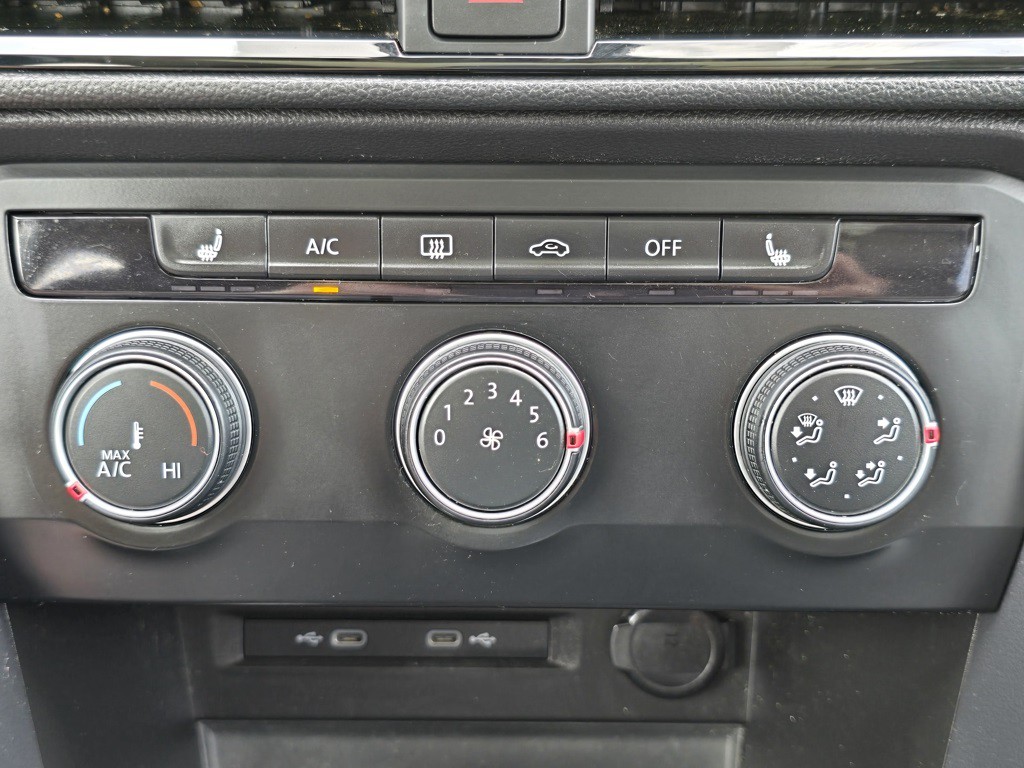 2022 Volkswagen Taos Image 25