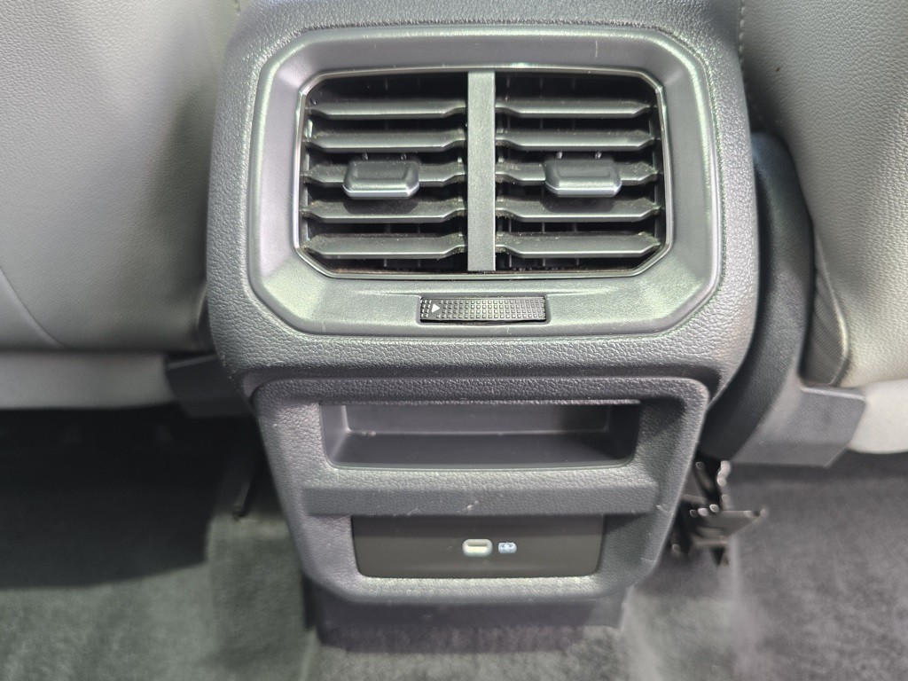 2022 Volkswagen Taos Image 35