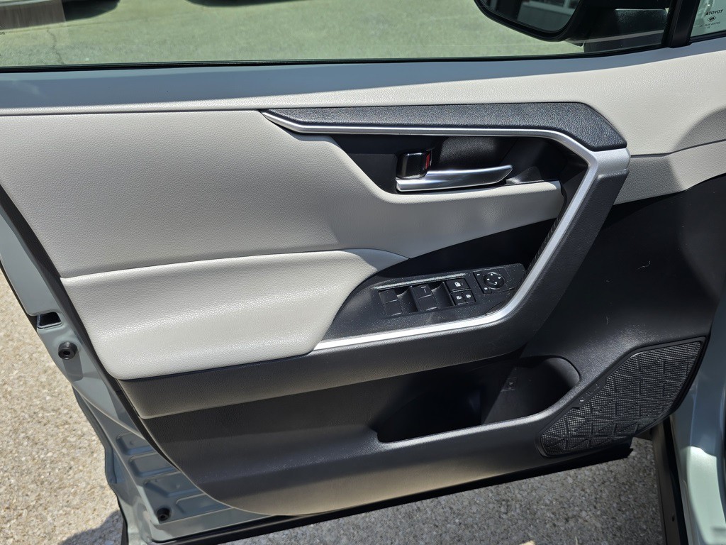 2021 Toyota Rav4 Image 16