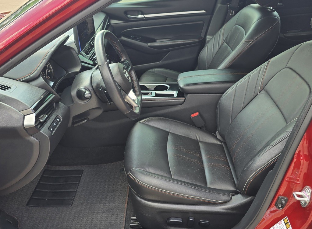 2024 Nissan Altima Image 17