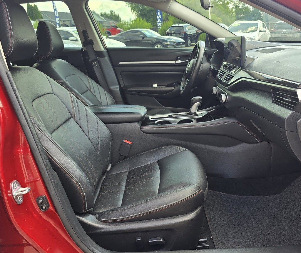 2024 Nissan Altima Image 35