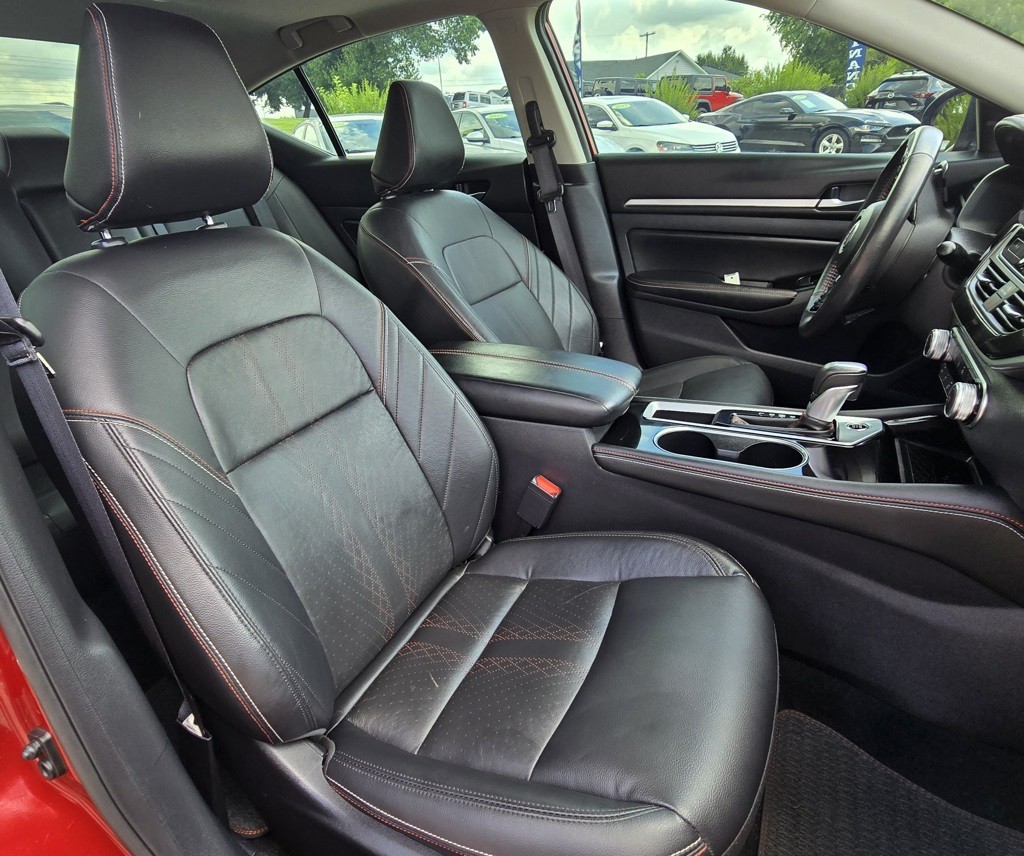 2024 Nissan Altima Image 36