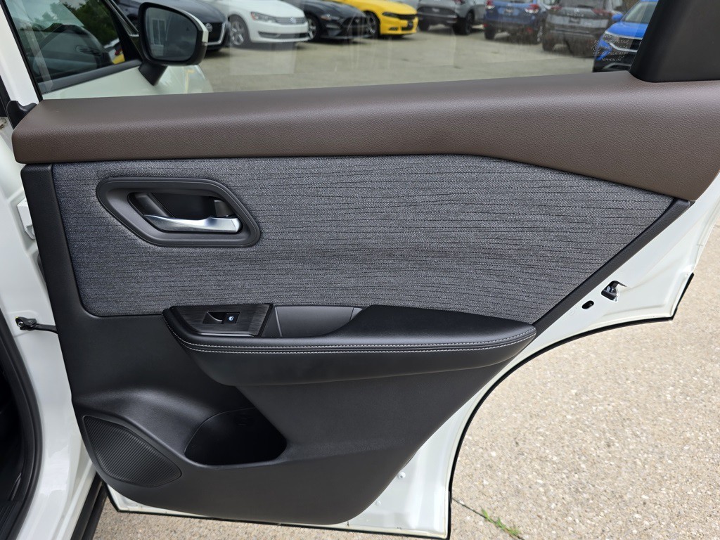 2021 Nissan Rogue Image 32