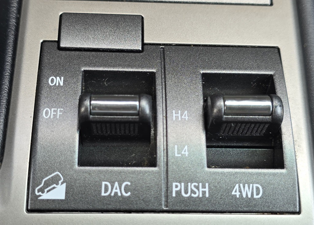 2010 Lexus GX Image 26