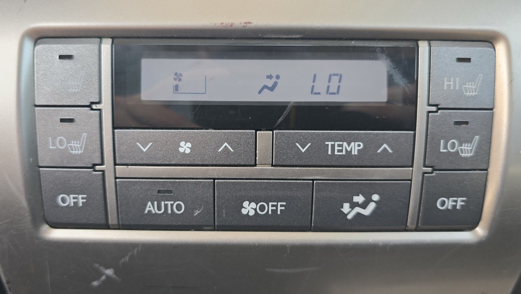 2010 Lexus GX Image 33