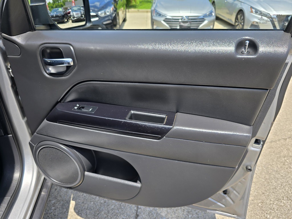 2016 Jeep Patriot Image 30