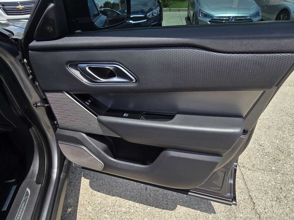 2018 Land Rover Range Rover Image 37