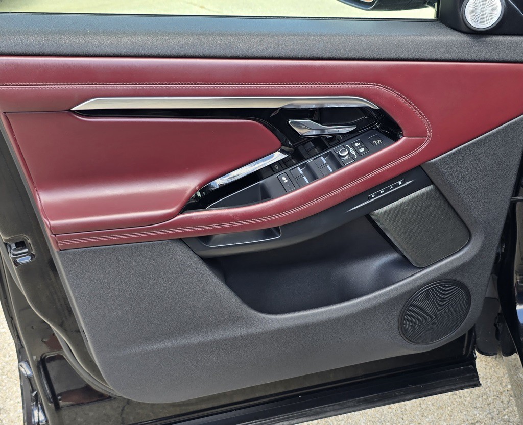2021 Land Rover Range Rover Evoque Image 16