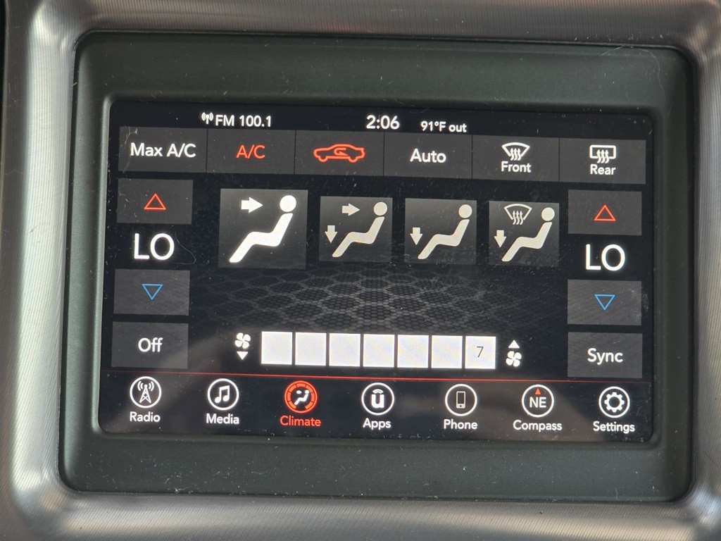 2019 Dodge Challenger Image 12