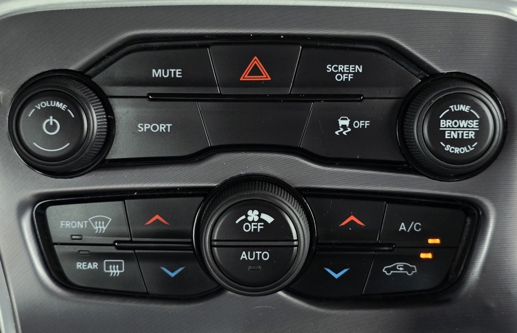2019 Dodge Challenger Image 24