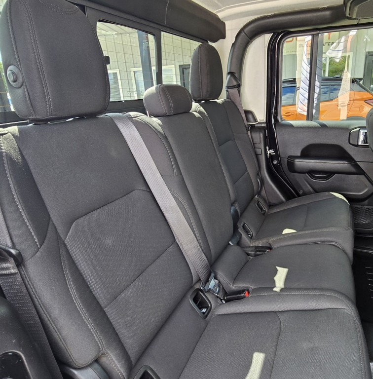 2021 Jeep Gladiator Image 34