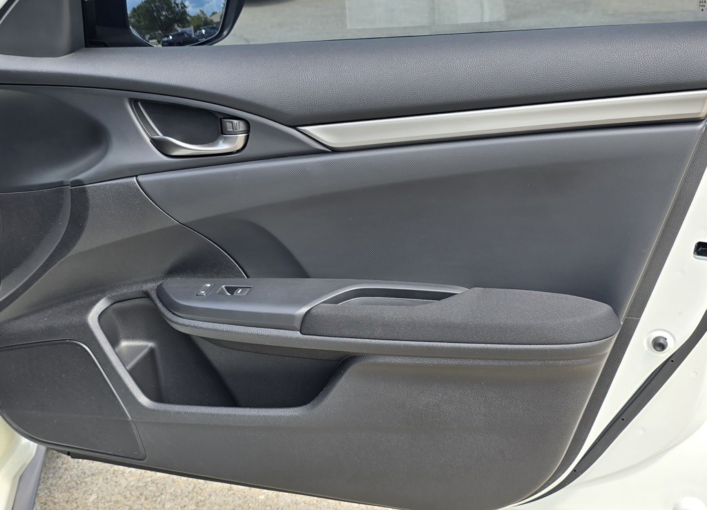 2018 Honda Civic Image 30
