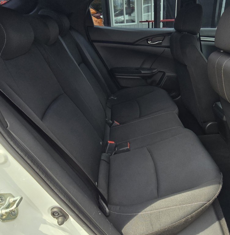2018 Honda Civic Image 33