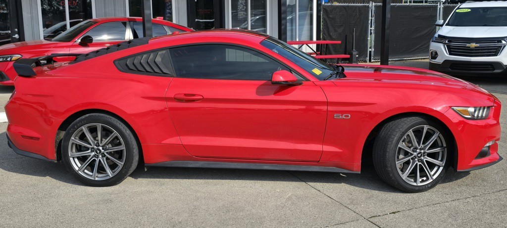 2017 Ford Mustang Image 2