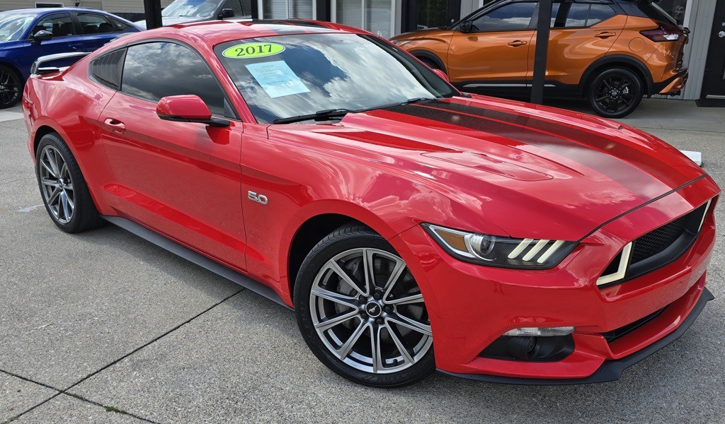 2017 Ford Mustang Image 2