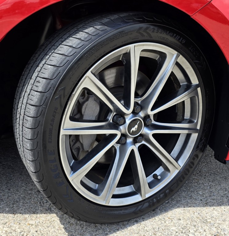 2017 Ford Mustang Image 12