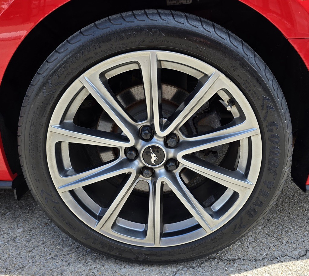 2017 Ford Mustang Image 14