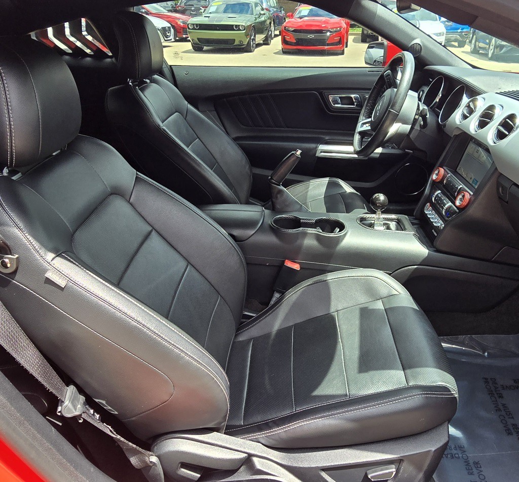 2017 Ford Mustang Image 22