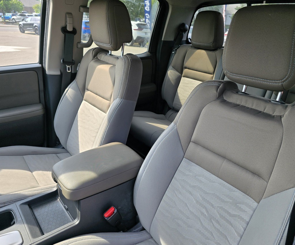 2022 Nissan Frontier Image 8