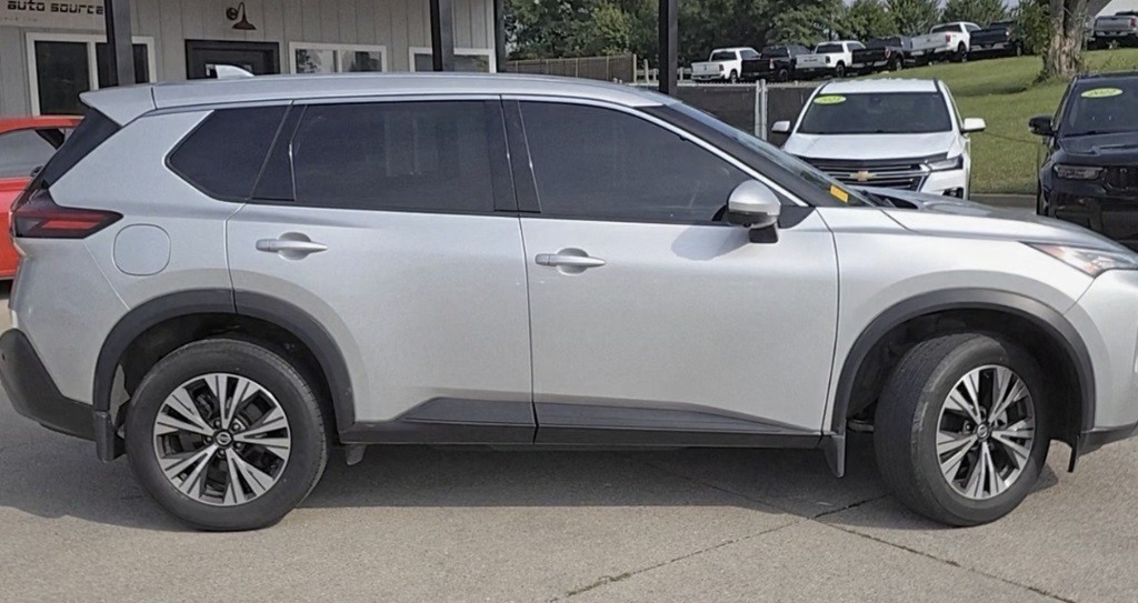 2021 Nissan Rogue Image 2