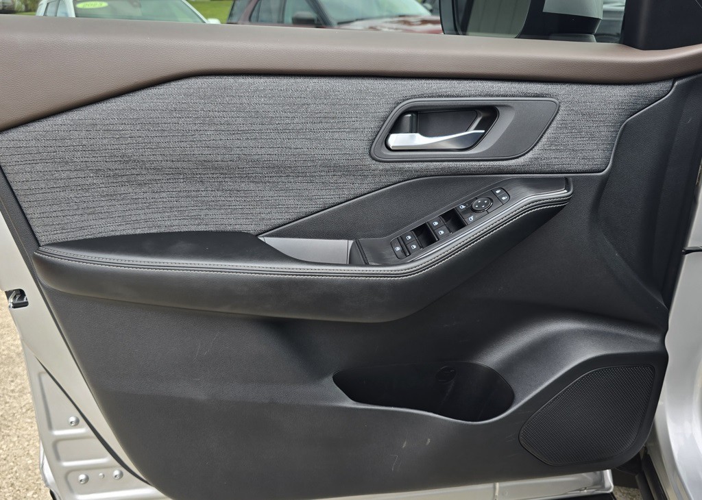 2021 Nissan Rogue Image 15