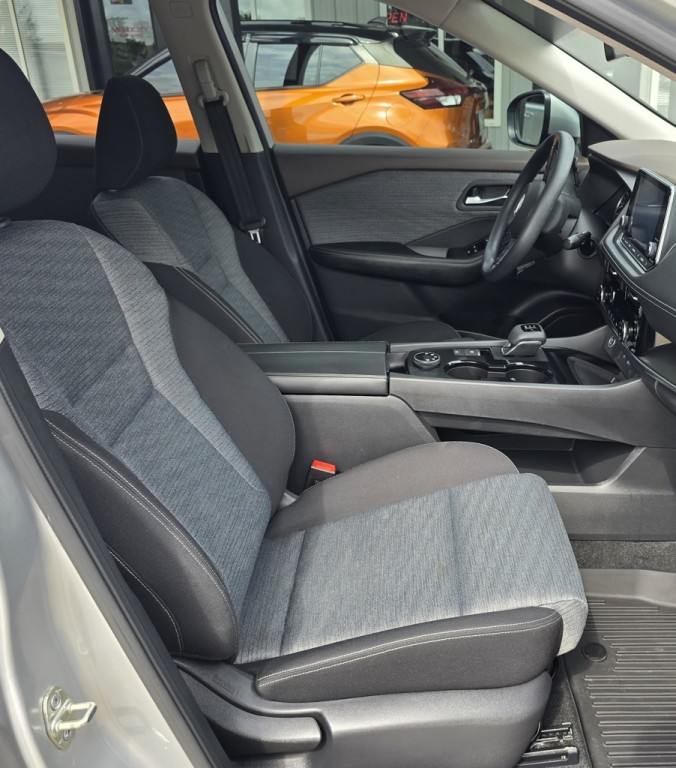 2021 Nissan Rogue Image 35