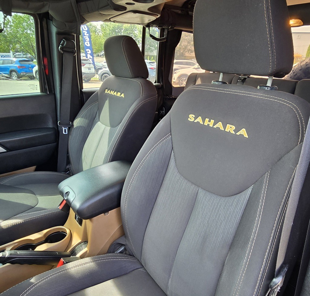 2015 Jeep Wrangler Image 17