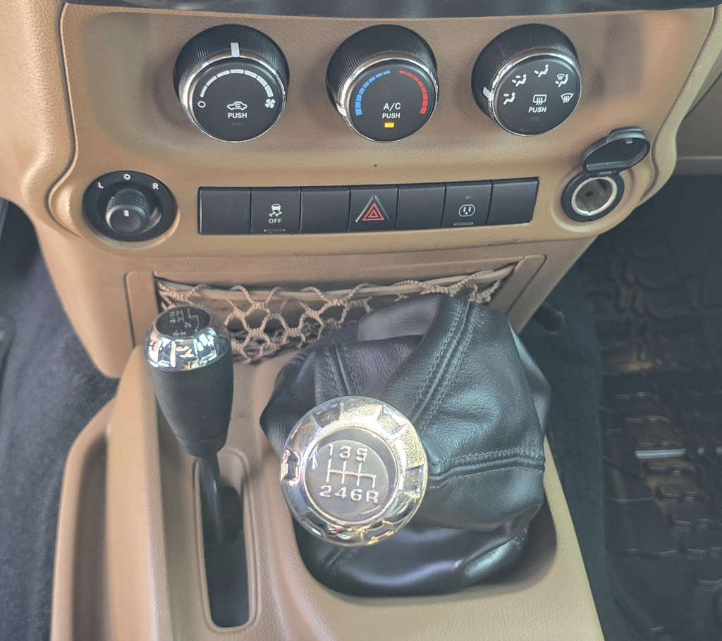2015 Jeep Wrangler Image 20