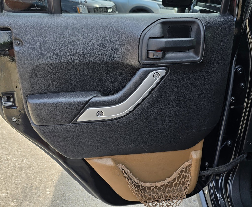 2015 Jeep Wrangler Image 21