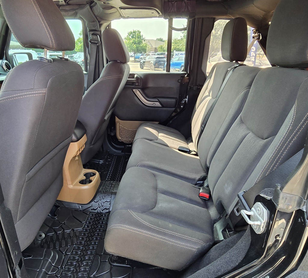 2015 Jeep Wrangler Image 22