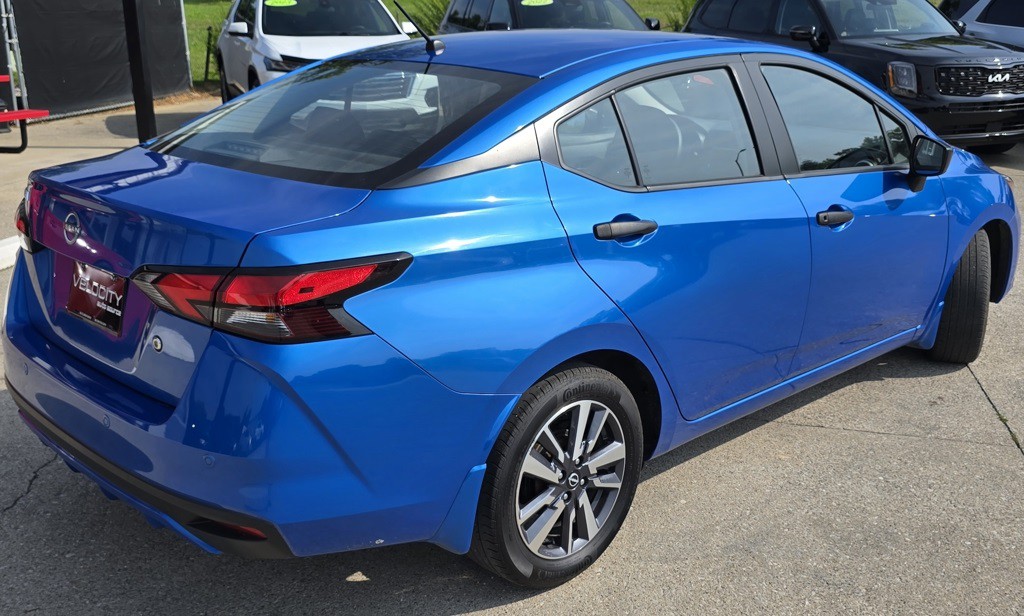 2023 Nissan Versa Image 2