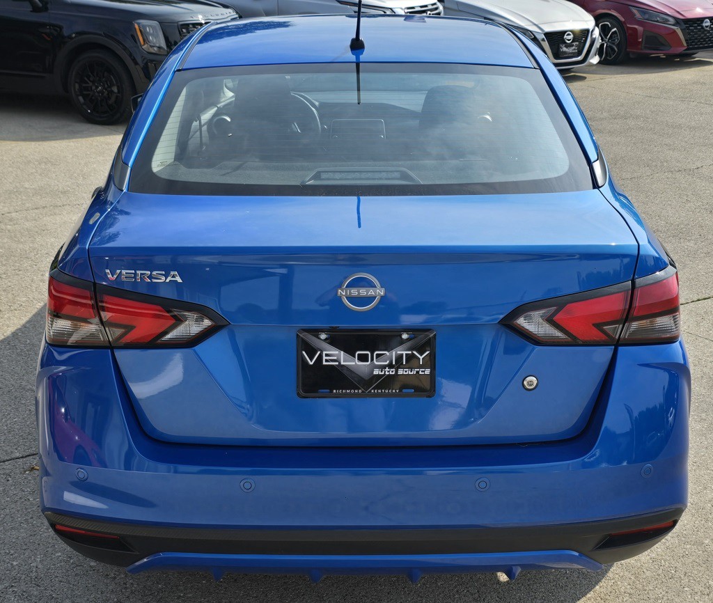 2023 Nissan Versa Image 3