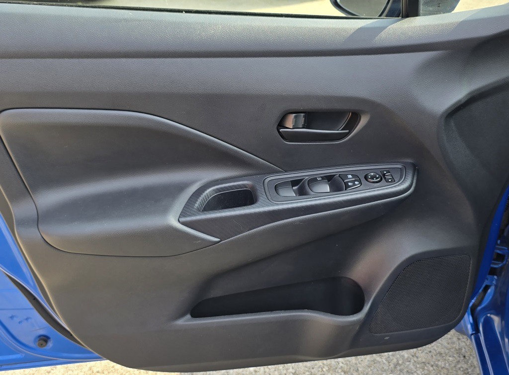 2023 Nissan Versa Image 7