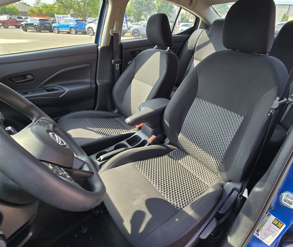 2023 Nissan Versa Image 9