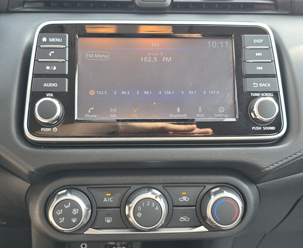 2023 Nissan Versa Image 11