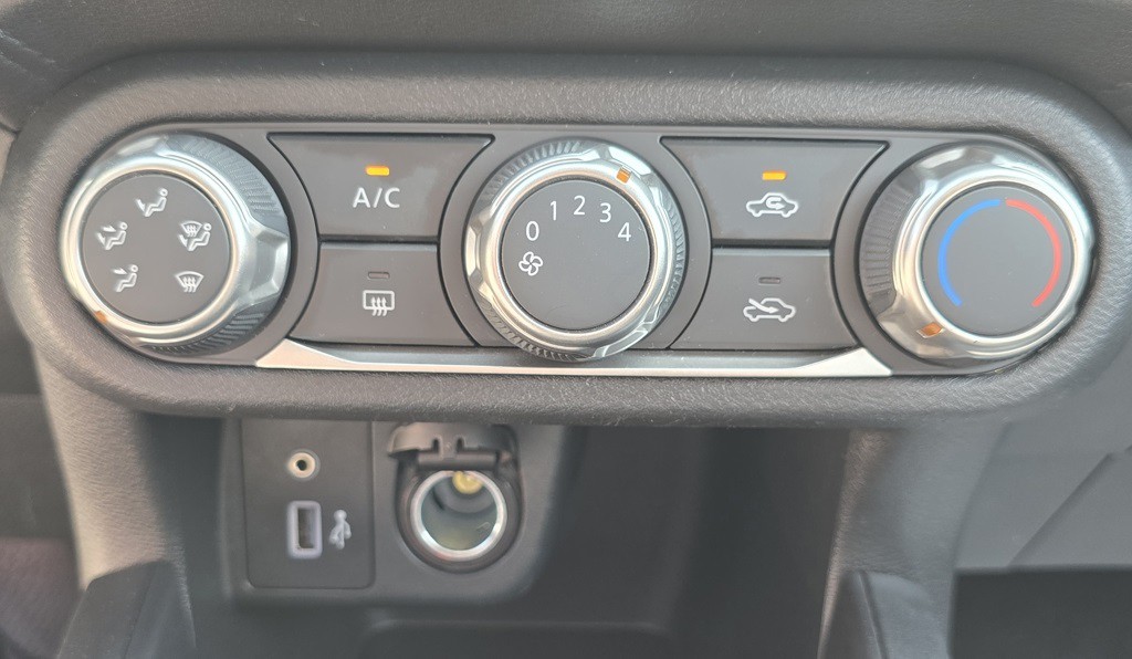 2023 Nissan Versa Image 13