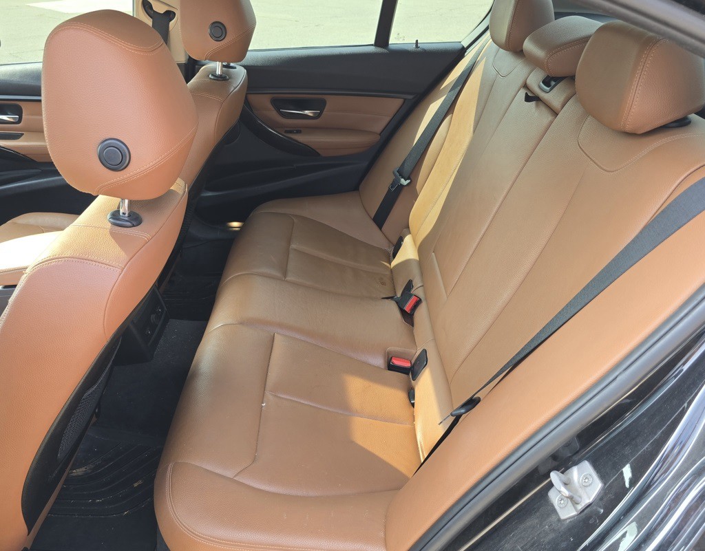 2015 BMW 3 Series Image 10