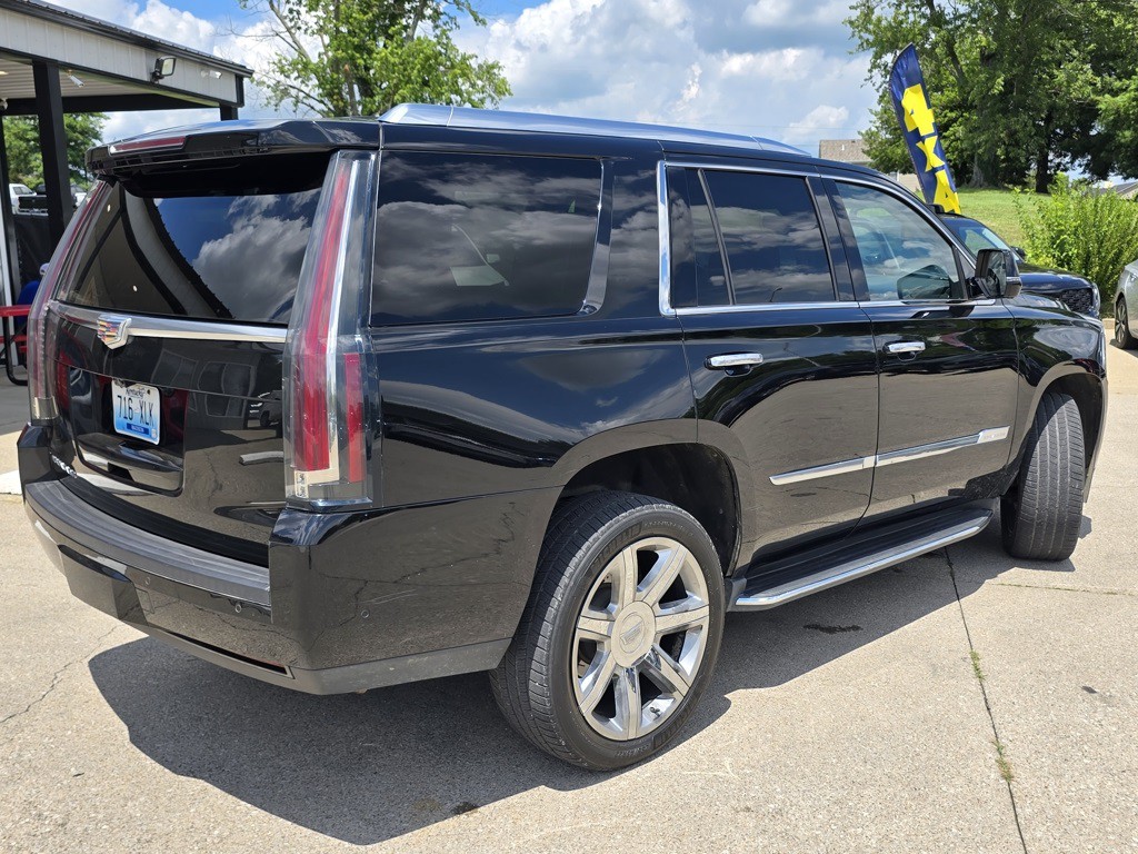 2017 Cadillac Escalade Image 3
