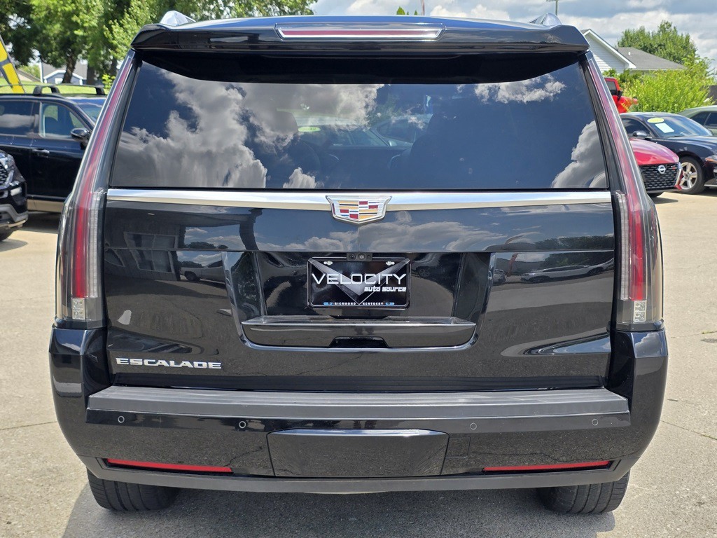 2017 Cadillac Escalade Image 4